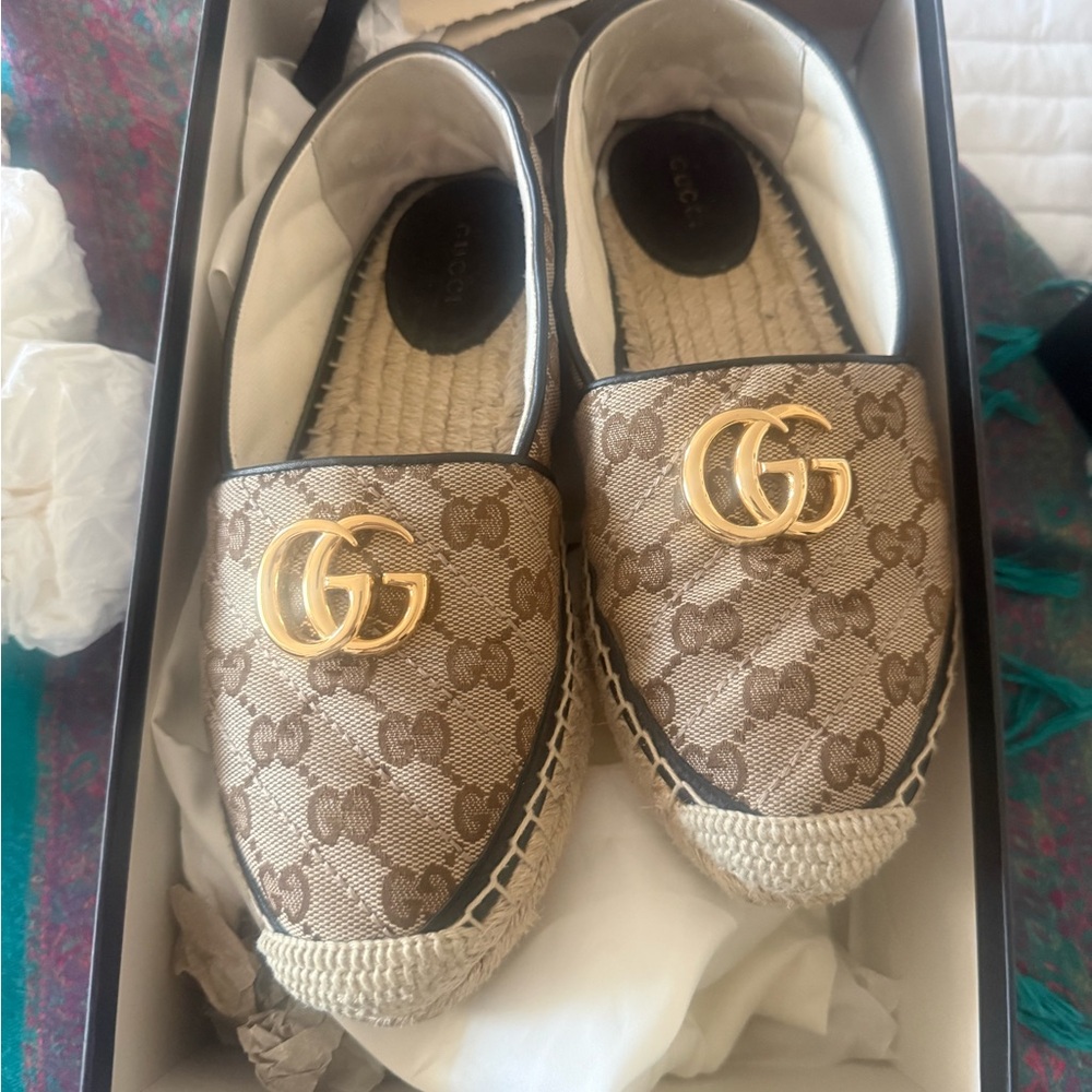 Gucci Women's Brown Espadrilles with Gold Logo